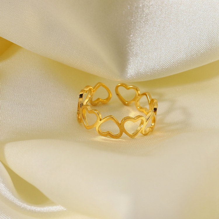 Gold Ajustable Loveheart Ring