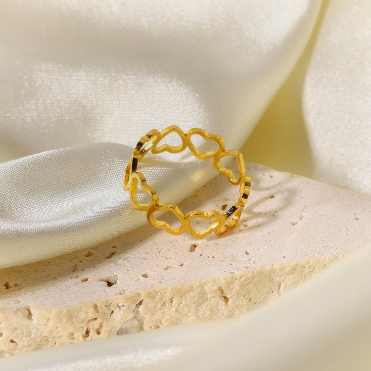 Gold Ajustable Loveheart Ring